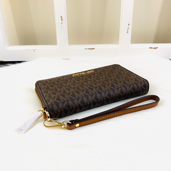 Michael Kors Jet Set Travel Large Flat Phone Case - Picture 6 of 10